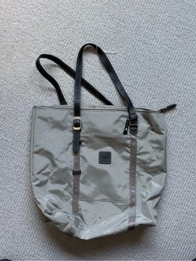 Bric’s classic Gray Tote Bag with Black Straps